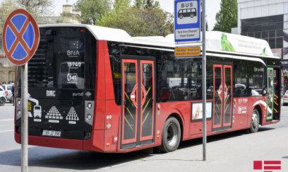 Metronun iki stansiyası arasında avtobusla sərnişin daşınması PULSUZ OLA BİLƏR