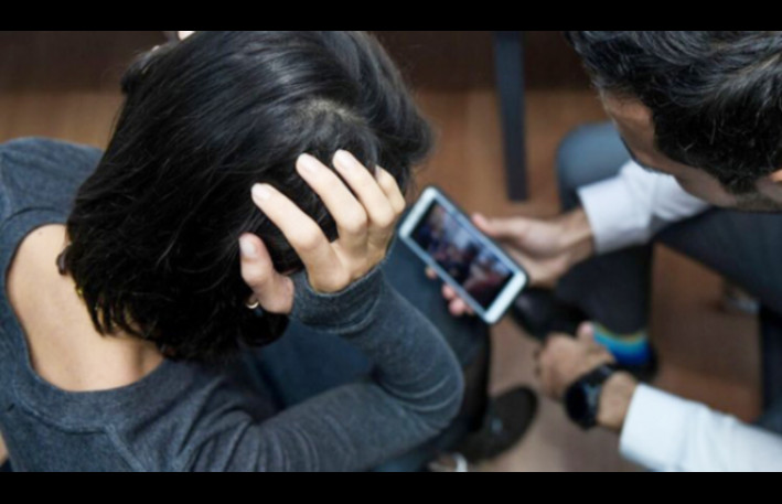 Onlayn tanışlıq dramı: kişi qadınla görüşü videoya çəkib həyat yoldaşına yolladı