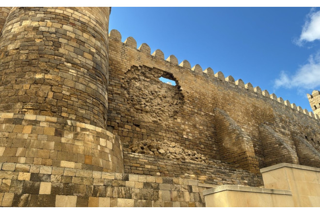 “İçərişəhər”də tarixi qala divarı yağışdan zədələndi - rəsmi açıqlama gəldi