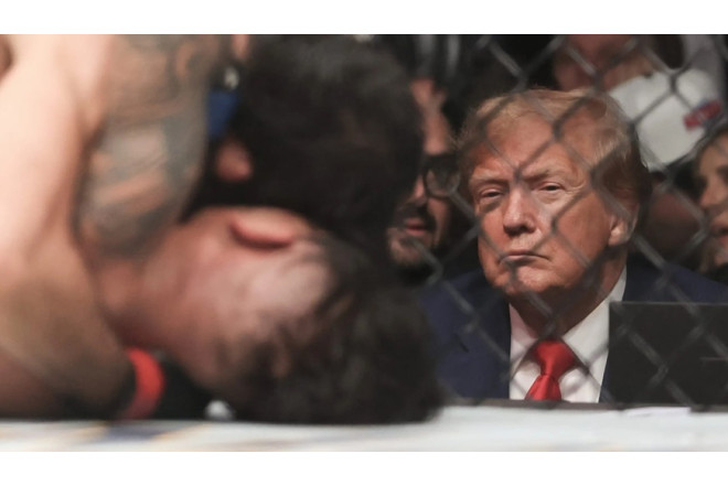 Donald Tramp döyüşü yaxından izləyəcək 