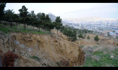 Gəncə prospektində sürüşmə baş verib 