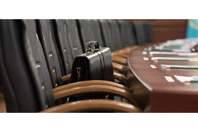 İcra başçılarının ixtisasları: baytar, tarixçi, qida mütəxəssisi, hərbçi, həkim...