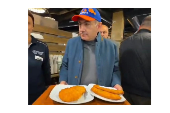 Paşinyan Göyçə mahalına getdi - Yenə “pirojki” yedi - VİDEO