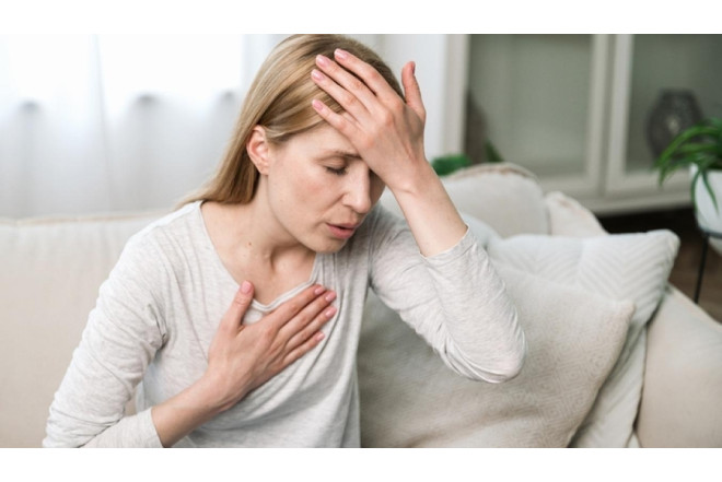 Qadınların yorğunluqla səhv saldığı infarkt simptomları açıqlandı 