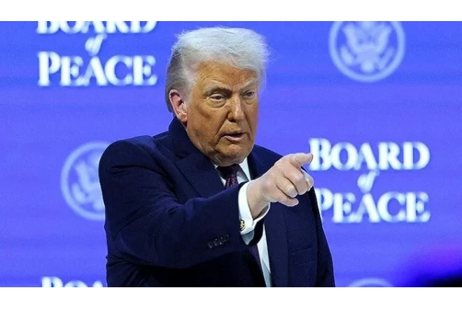 Tramp jurnalistlərə əsəbiləşdi: "Saxta xəbərlər yayır"