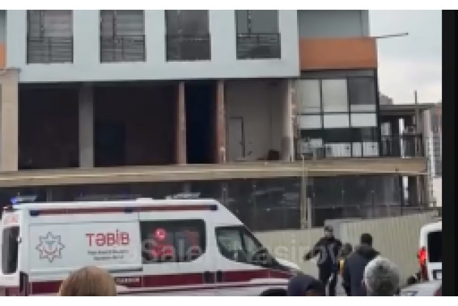 Yeni tikilmiş binada partlayış: fəhlə öldü - VİDEO