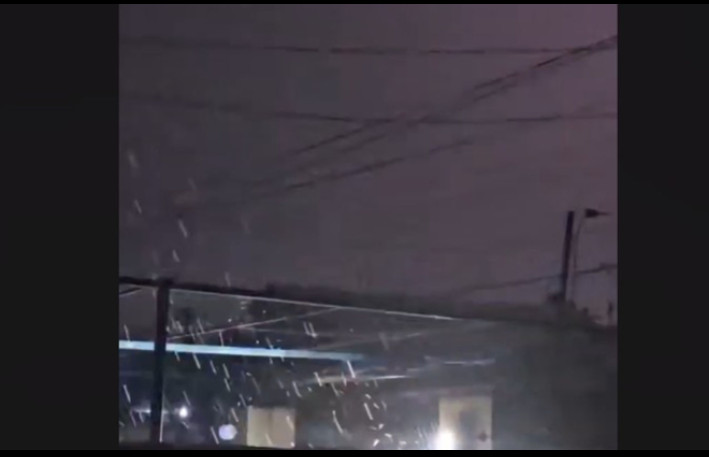 Bakının bir çox ərazisinə dolu yağır 