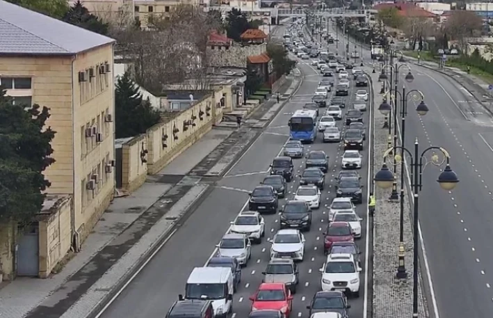 Paytaxtda hər səhər eyni mənzərə 