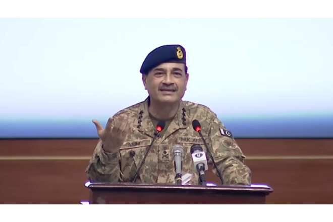 Pakistanlı feldmarşal ABŞ-yə gedir