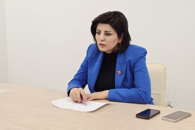 Bacısına vəzifə verməsi və qalmaqallarla gündəm olan direktor xəstəxanaya görün nə alır- 10 min manata