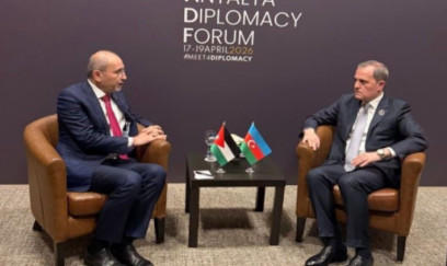 Ceyhun Bayramov İordaniyanın Baş nazirinin müavini ilə görüşüb 