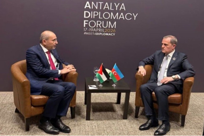 Ceyhun Bayramov İordaniyanın Baş nazirinin müavini ilə görüşüb 