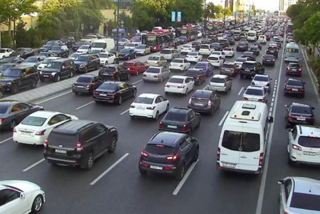 Bakıda təmir ciddi tıxaca səbəb OLDU 