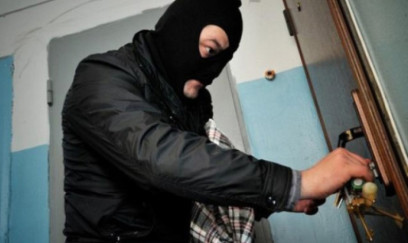 Xəzər rayonunda 20 minlik silsilə soyğun