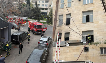 “Mübarək” şadlıq evində yanğın - FOTOLAR