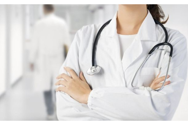 Daha bir saxta həkim qalmaqalı: Katibə cərrahlıq edir? - VİDEO