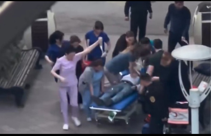 Bakıda kişinin ürəyi dayandı: həkimlər həyata qaytardı - VİDEO