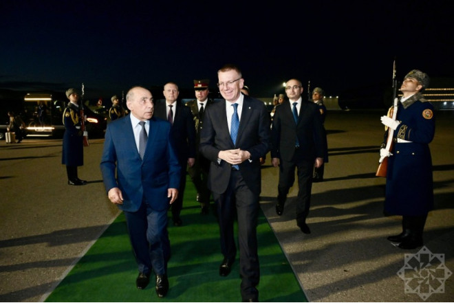 Latviya Prezidenti Azərbaycana rəsmi səfərə gəlib 