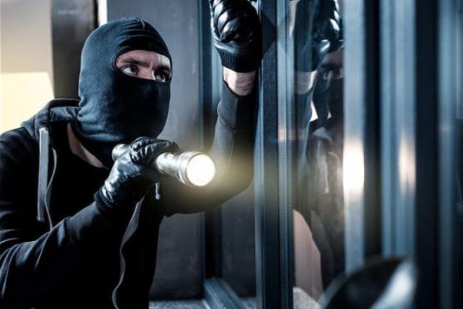 Əvvəllər işlədiyi yerdən oğurluq etdi - Saxlanıldı 