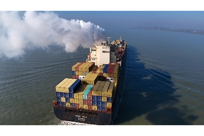 İran Oman sahillərində gəmini VURDU