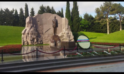 Latviya Prezidenti Şəhidlər xiyabanını ziyarət edib - YENİLƏNİB