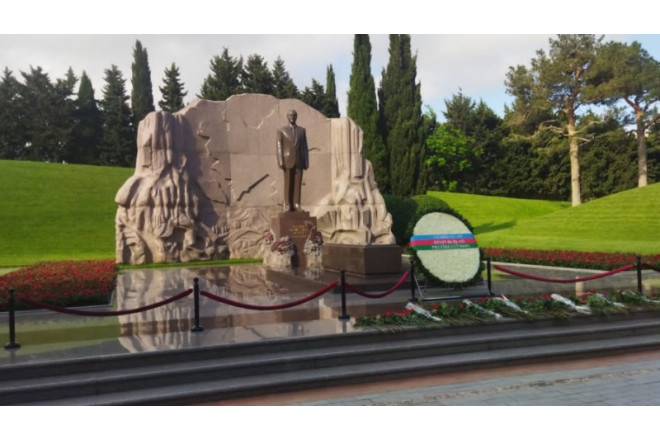 Latviya Prezidenti Şəhidlər xiyabanını ziyarət edib - YENİLƏNİB