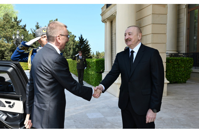 Prezident həmkarını qarşıladı - FOTOLAR