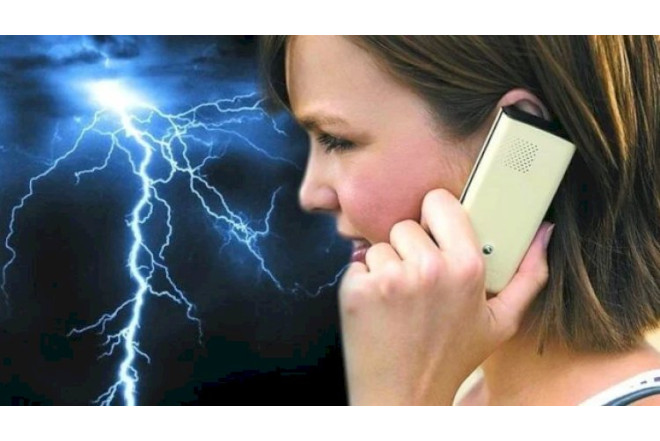 Əhaliyə müraciət edildi: TELEFONLA DANIŞMAMAQ...