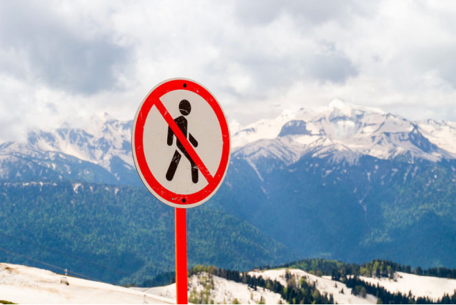 Bu ölkədə qar uçqunu olub- 7 turistdən 3-ü tapıldı, 4 nəfər itkin düşüb