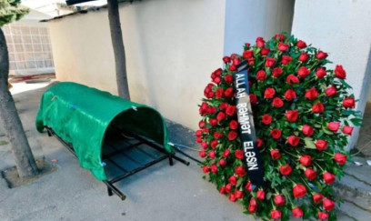 Dostunun yas yerində vəfat etdi 