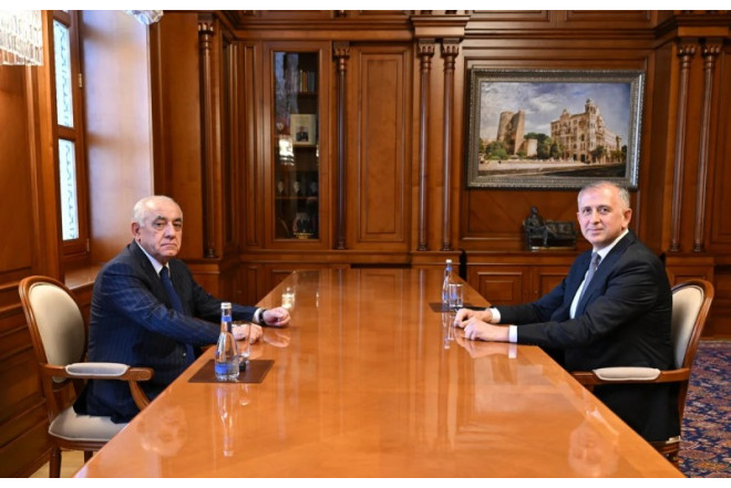 Baş nazir Gürcüstanın səfiri ilə görüşdü
