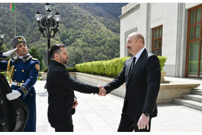 Zelenski Azərbaycanda işgüzar səfərdədir