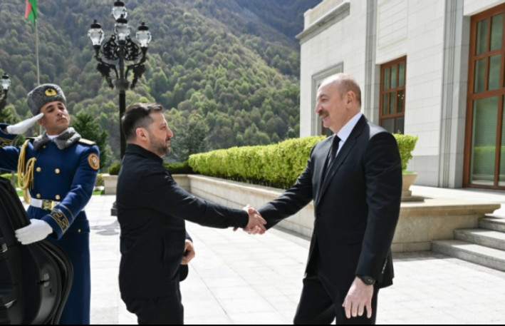 Zelenski Azərbaycanda işgüzar səfərdədir
