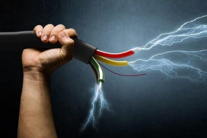 Elektrik cərəyanı vuran 40 yaşlı kişi ÖLÜB