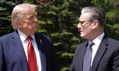 Starmer Trampla Hörmüz boğazında gəmiçiliyin bərpasını müzakirə edib 