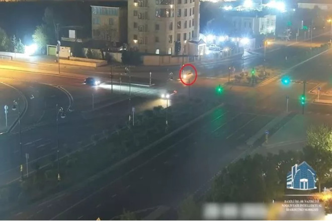 Qəza zamanı işıqforlar yerindən çıxdı