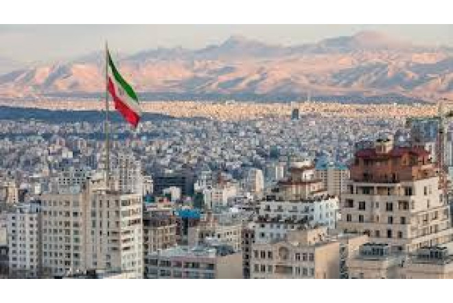 İran Hörmüz boğazı ilə bağlı gərginlik fonunda balanslı siyasət aparmağa çalışır