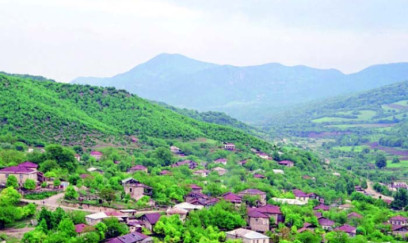 Xocavənd şəhərinə çatan ailələrə mənzillərin açarları təqdim edilib 