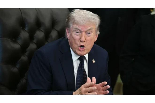 Tramp kral protokolunu pozdu – III Çarlza toxundu