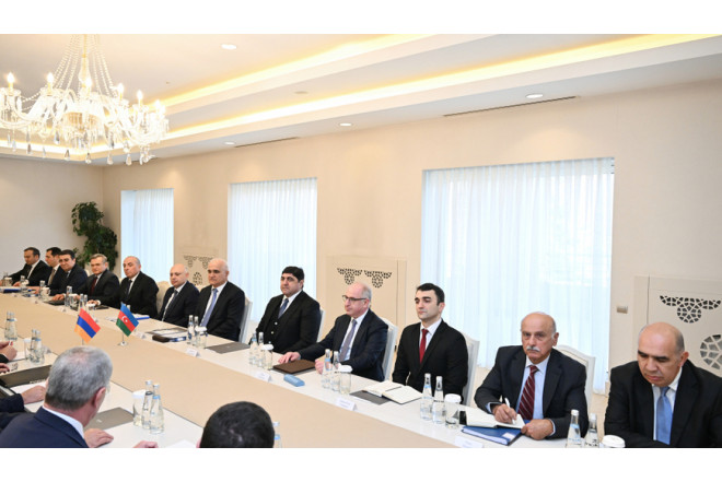 Təcili xəbər: İrəvanda həlledici danışıqlar keçirilir