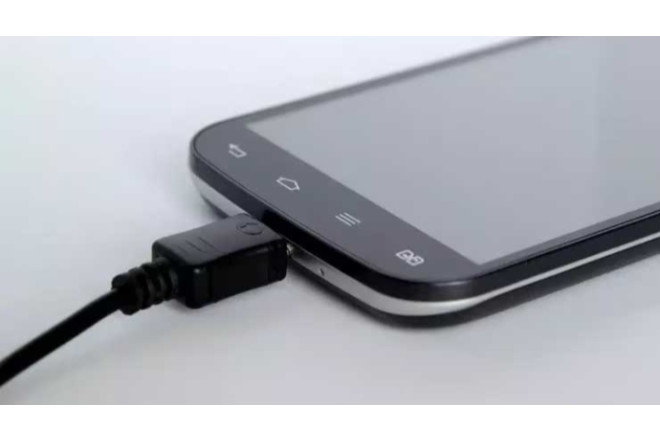 Gecə telefonun internetini söndürməyənlərə XƏBƏRDARLIQ