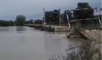 Kürün üstündəki ödənişli körpü dağıldı - VİDEO