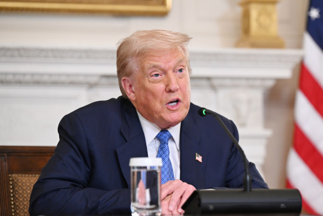 Trampdan diqqətçəkən paylaşım: Hörmüz boğazını “Strait of Trump” adlandırdı