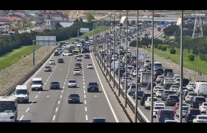 Bakının bu ərazisində QƏZA səbəbindən sıxlıq var 