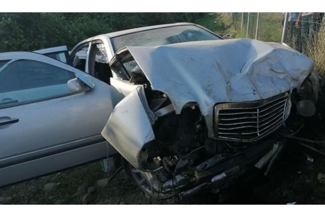 “Mersedes”lə “Opel” toqquşdu: ölən var 