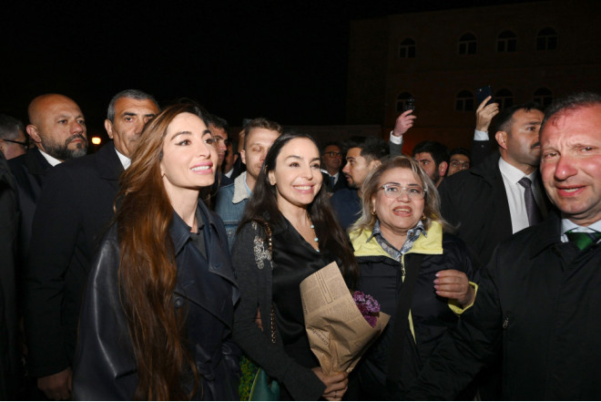 Prezidentin qızları Beynəlxalq Xalça Festivalında - FOTOLAR