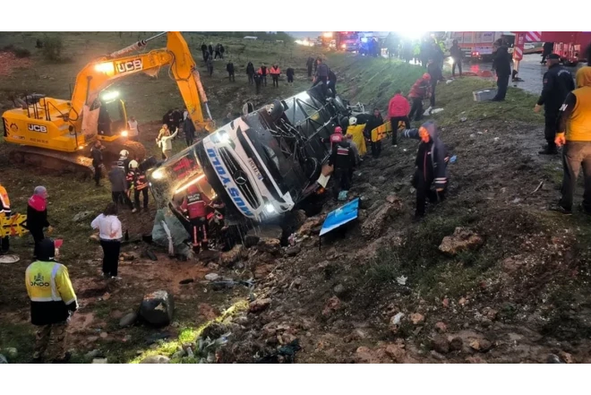 Malatyada avtobus aşıb, ölənlər və yaralılar var