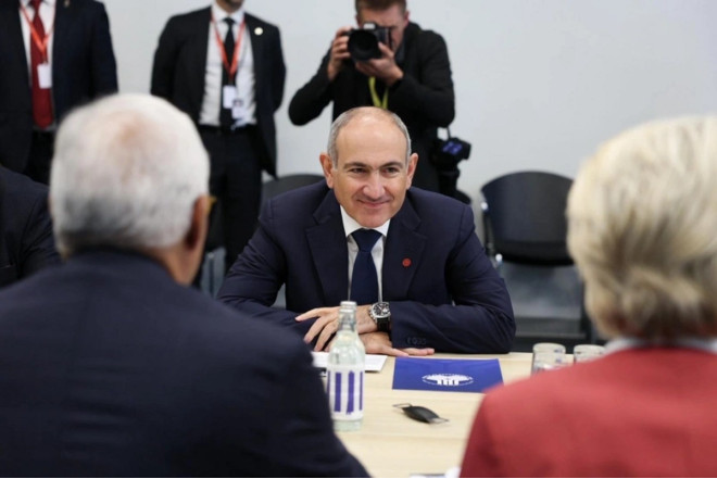 Avropa Siyasi Birliyinin Sammiti başlayıb