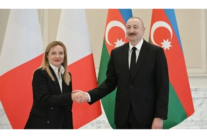 İlham Əliyev və Meloni mətbuata bəyanat verdilər 
