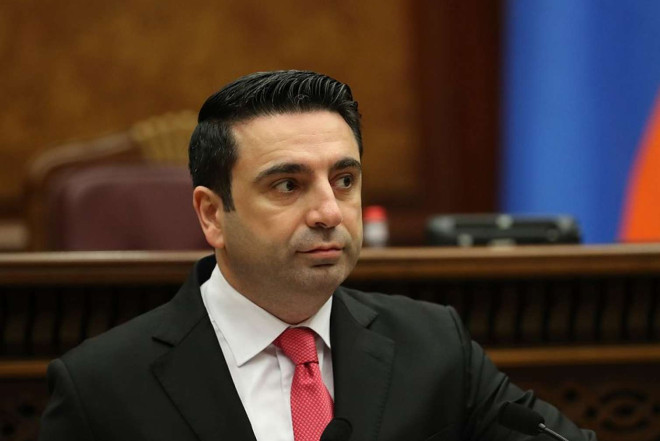 Simonyan Belarusa “əyalət” dedi - Minksdən cavab